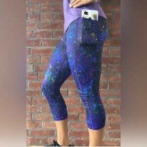 CVG Cosmic Capri Leggings Size L.